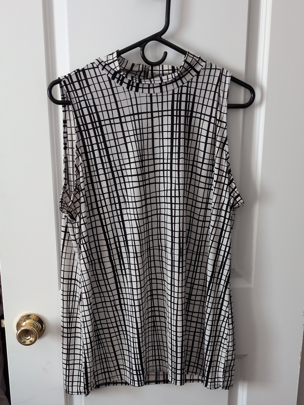 Worthington Black & White Grid Sleeveless Mock Neck Tunic